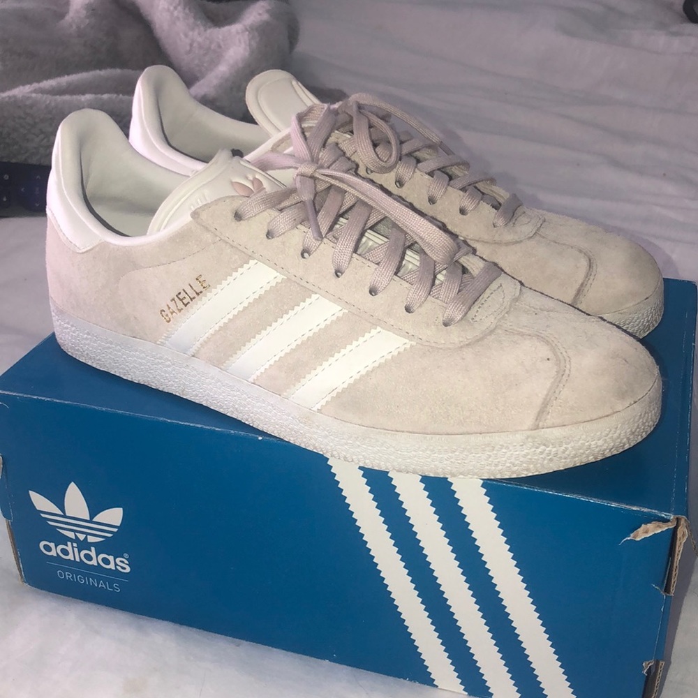 Women’s 8 1/2 “Gazelle” Adidas